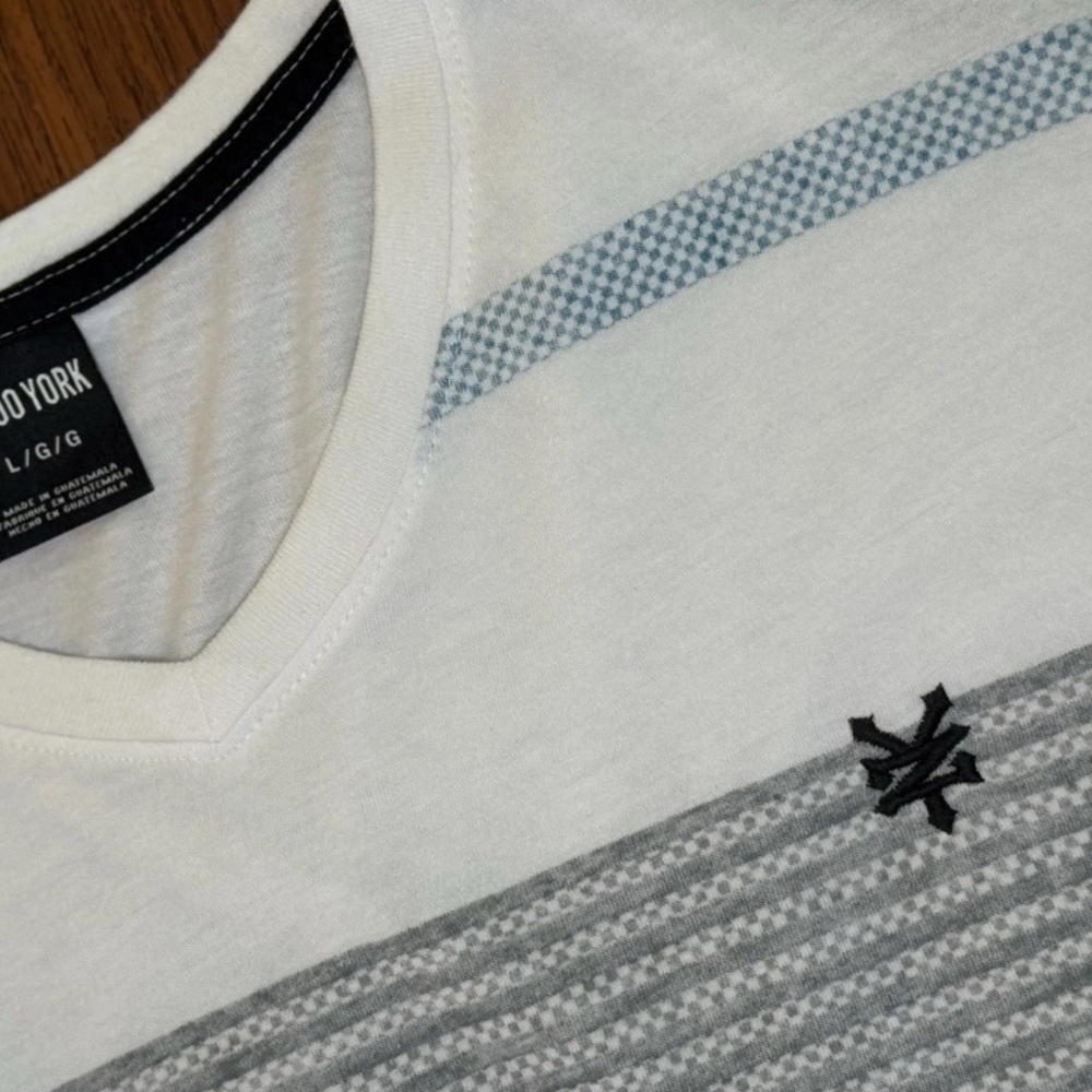 Zoo York V Neck T Shirt Size L White Gray Blue Gradual Stripe Skate Style Logo - Picture 6 of 12